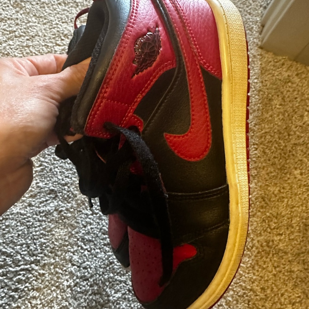 Nike size 3 youth boys